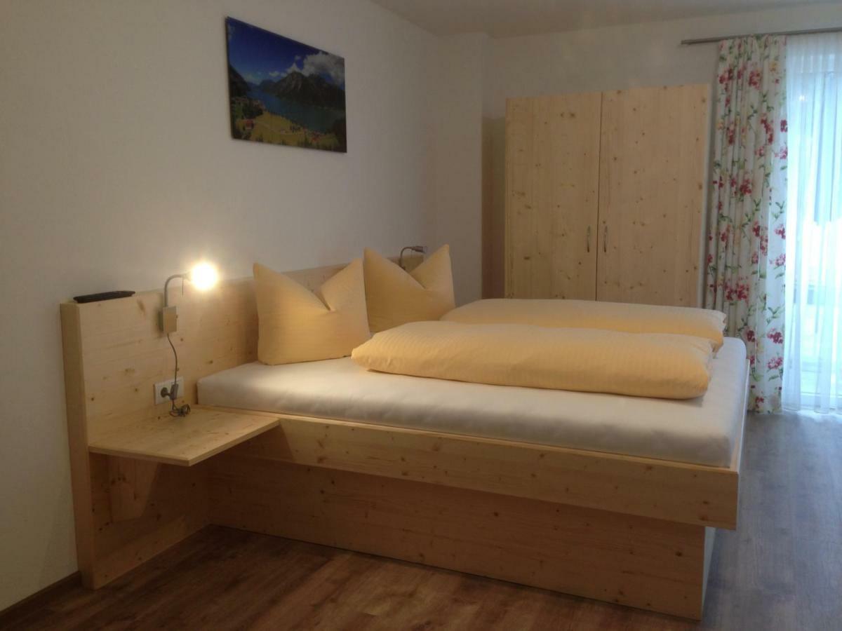 Ferienwohnungen Karwendel Camping Maurach  Bagian luar foto